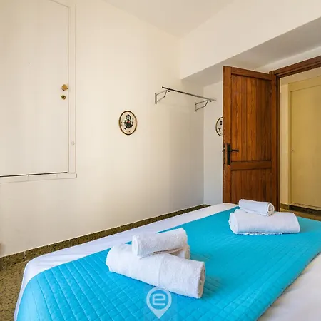 Estay - Sunny - Garden & Parking Vila