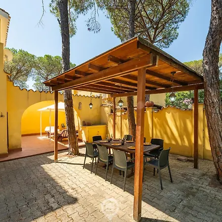 Estay - Sunny - Garden & Parking Vila